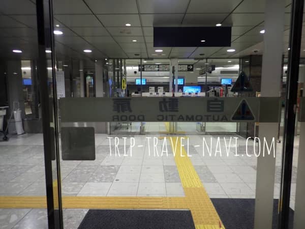 福岡空港　JAL　国際線　ビジネスクラス　チェックインカウンター